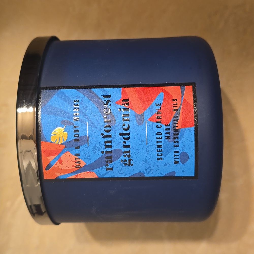 Bath & Body Works 3 wick candle - Rainforest Gardenia
